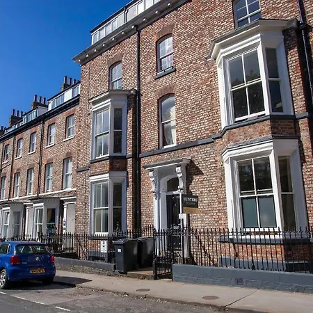 Apartment Bootham Luxury With Free Parking